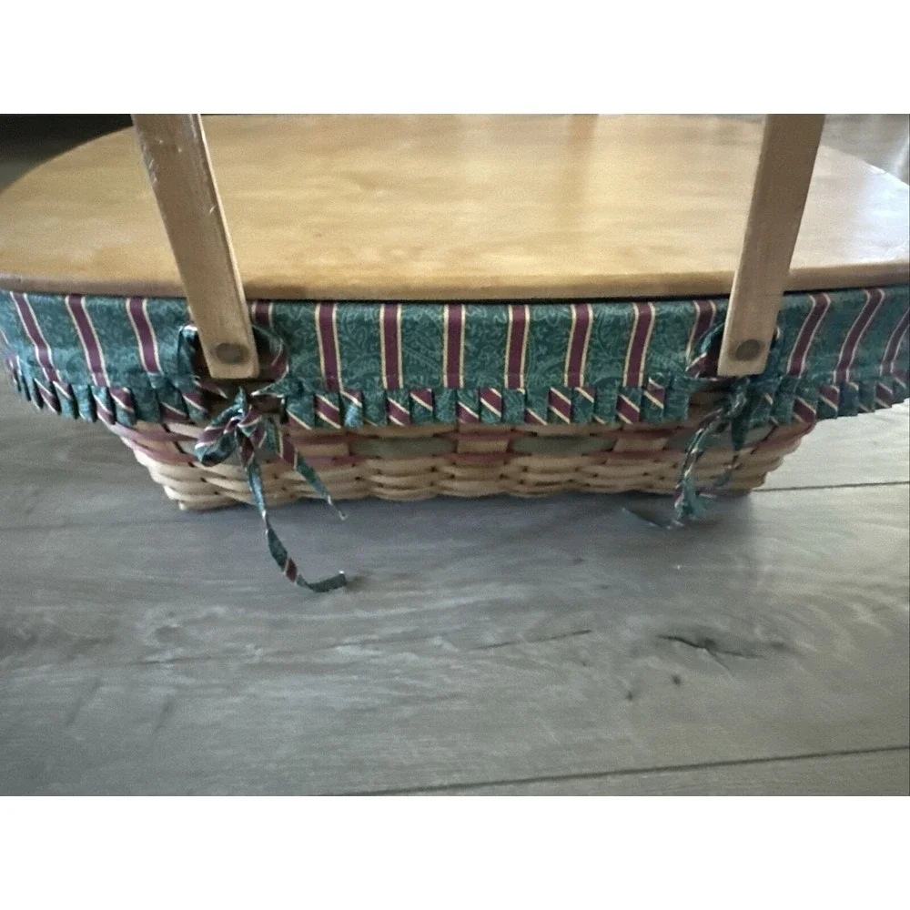 1996 Collector's Edition Longaberger Large Picnic Basket w/ Lid, Liner, & Insert